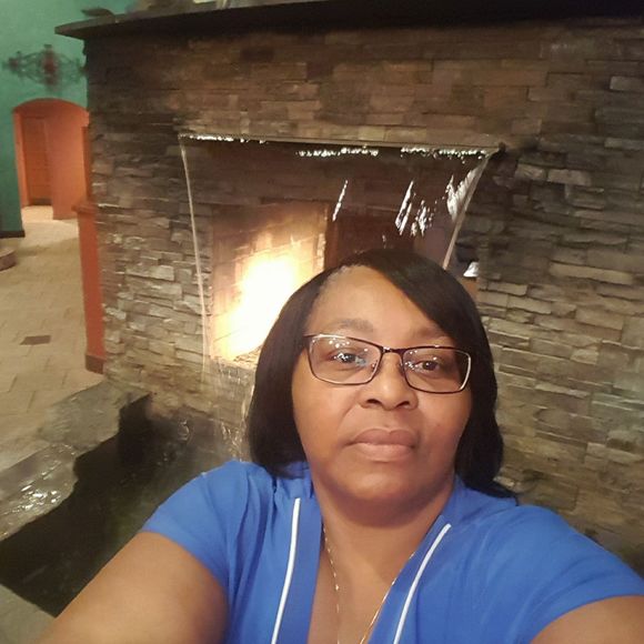 Meet your Posher, Linda - Picture 1 of 1